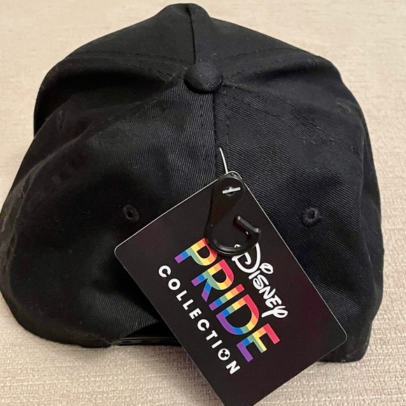 DISNEY Mickey Mouse LOVE Pride Black Snapback Cap Hat Berkshire Rainbow - Picture 4 of 8
